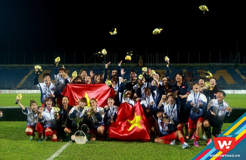 Chiến thắng hiển hách này và những khoảnh khắc hạnh phúc đêm nay sẽ mãi là những kí ức đẹp không bao giờ quên trong lòng nhm bóng đá Việt Nam.