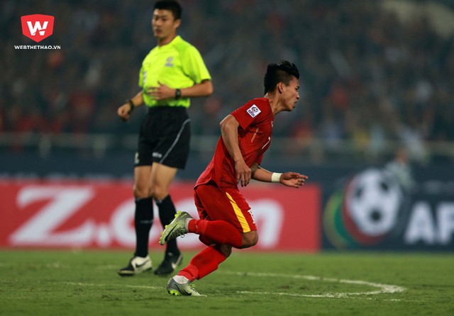 Những tưởng DTVN sẽ sụp đổ trước đối thủ nhưng Văn Thanh đã nhen nhóm lên hi vọng cho tất cả khi ghi bàn thắng gỡ hòa 1-1 ở phút 83