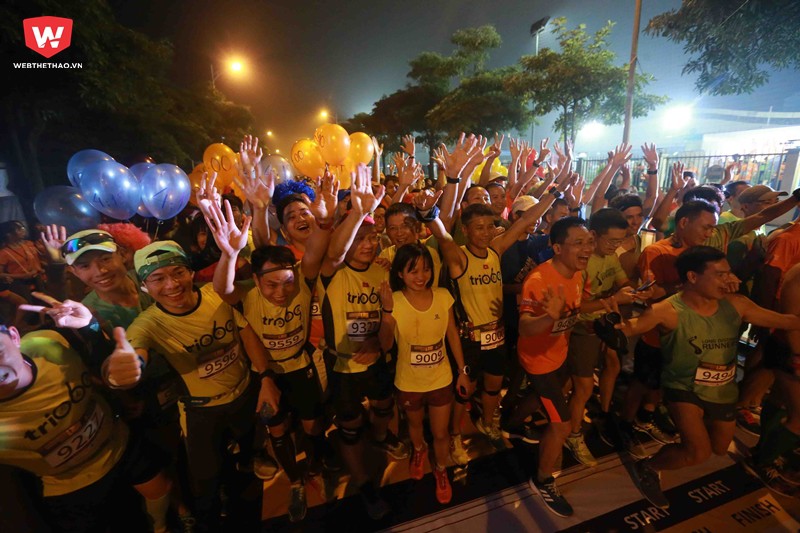 Đến 4h50' hơn 200 runner đầu tiên tham dự nội dung Full Marathon (42km)...