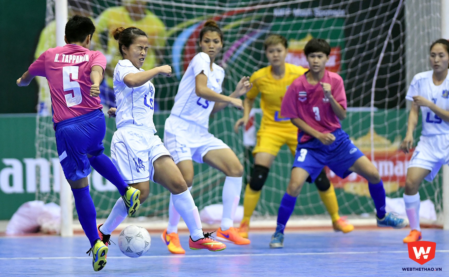 Cuối cùng những nữ cầu thủ của chúng cũng bị khuất phục bởi bàn thắng gỡ hòa của các cầu thủ đội Bangkok 