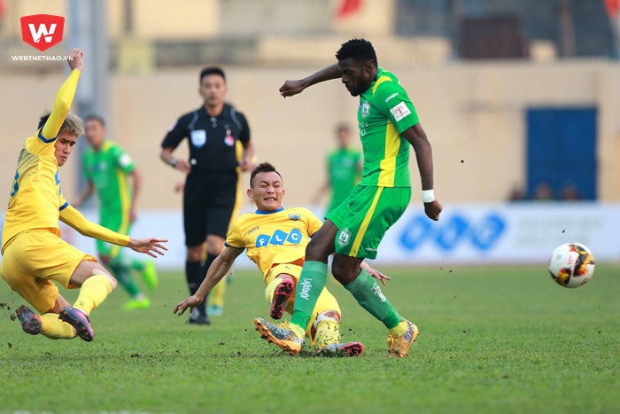 Với trận thắng tối thiểu này, thày trò HLV Petrovic vẫn vững vàng ở ngôi vị số 1 BXH V-League 2017.