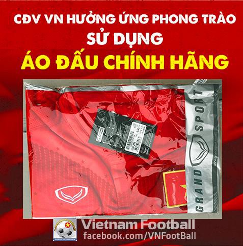 Banner kêu gọi hưởng hứng phong trào sử dụng áo đấu chính hãng của fan page Vietnam Football.
