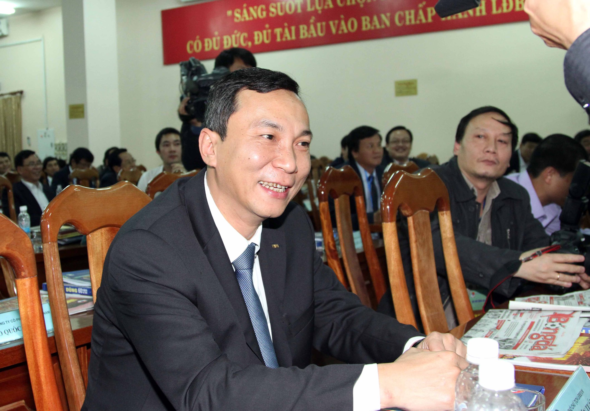 Phó chủ tịch thường trực VFF Trần Quốc Tuấn cho biết việc ra các quyết định liên quan tới trọng tài là do Ban trọng tài quyết định.