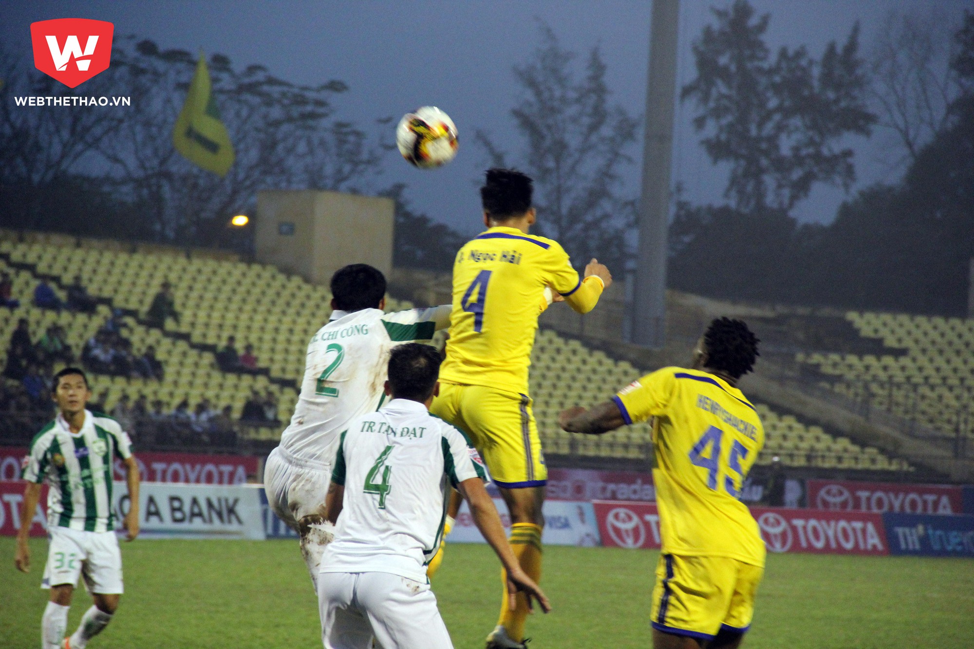 Quế Ngọc Hải có vẻ như chưa hết cú sốc sau AFF CUp 2016.