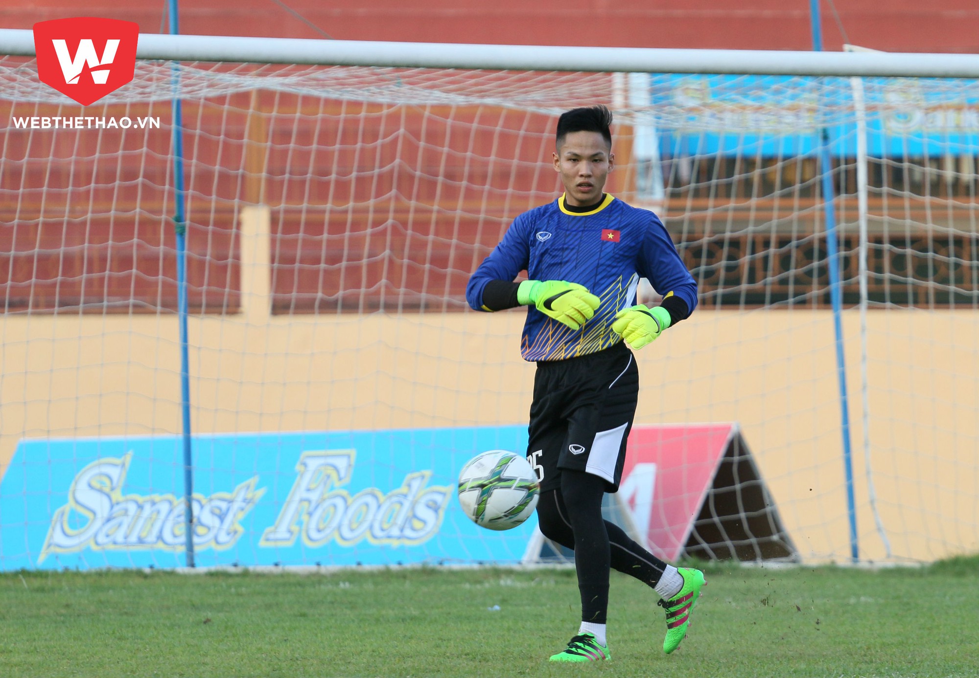 Sỹ Huy là thủ môn nhỏ tuổi nhất của U20 Việt Nam lúc này.