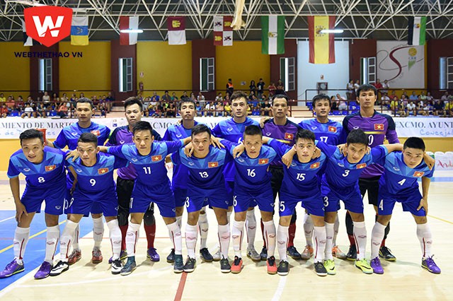 15 tuyển thủ ĐT futsal Việt Nam sang Argentina tập huấn.