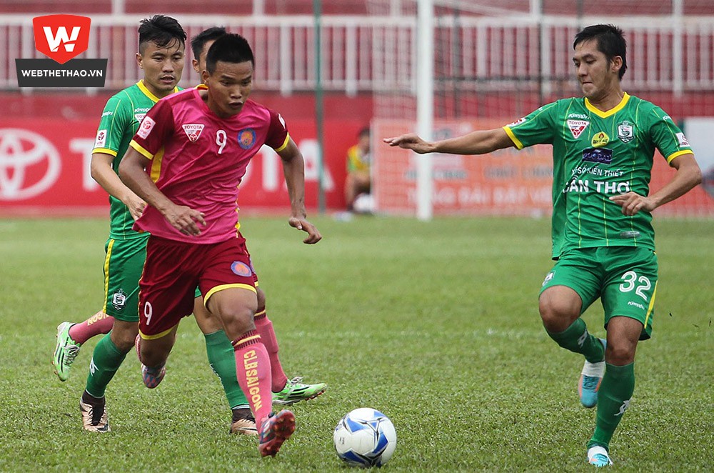 Tiền đạo chủ lực Duy Long (9) với 6 bàn thắng cho CLB Sài Gòn sau 13 vòng đấu. Ảnh: Hoàng Triều.