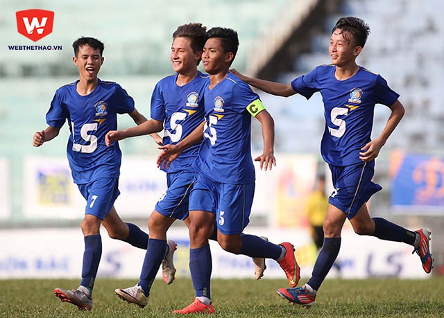 Du Học (5) ăn mừng bàn thắng duy nhất giúp HA.GL giành chiến thắng 1-0 trước An Giang.