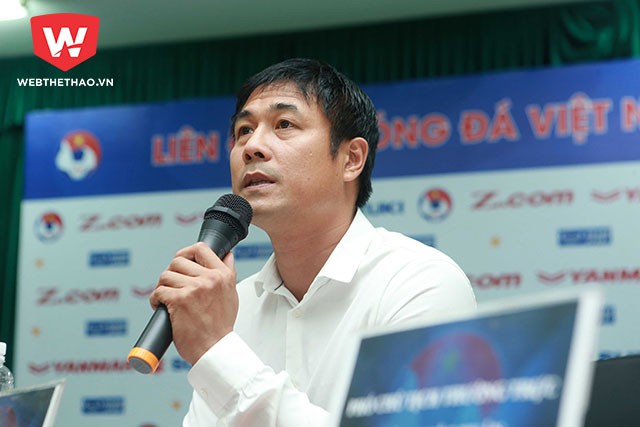 HLV Nguyễn Hữu Thắng chia sẻ tại buổi họp báo. Ảnh: Hải Đăng