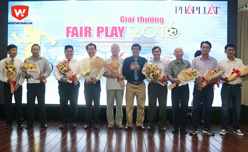 Hội đồng thẩm định giải thưởng Fair Play 2016 gồm các nhà báo, chuyên gia bóng đá.