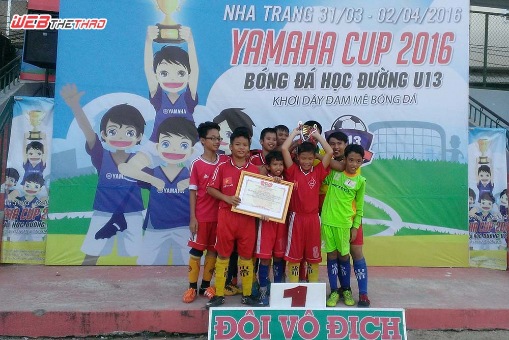 THCS Mai Xuân Thưởng vô địch Festival bóng đá học đường U.13 Yamaha 2016 - VL tại Nha Trang. Ảnh: Hải Nguyễn.