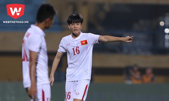 Phan Thanh Hậu (16) thi đấu mờ nhạt trong lần đầu tiên có tên trong đội hình chính.