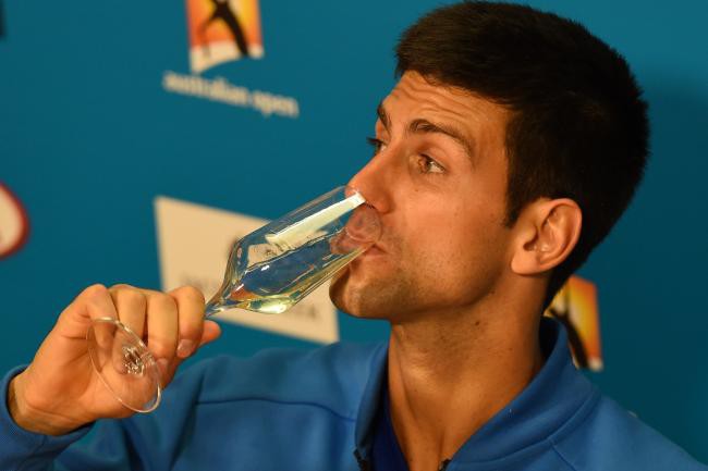Cây vợt người Serbia sắp chạm mốc 100 triệu USD tiền thưởng