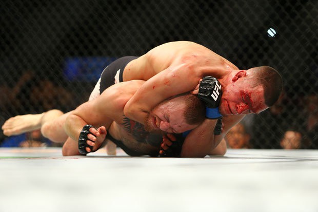 Diaz đã đánh bại McGregor bằng submission