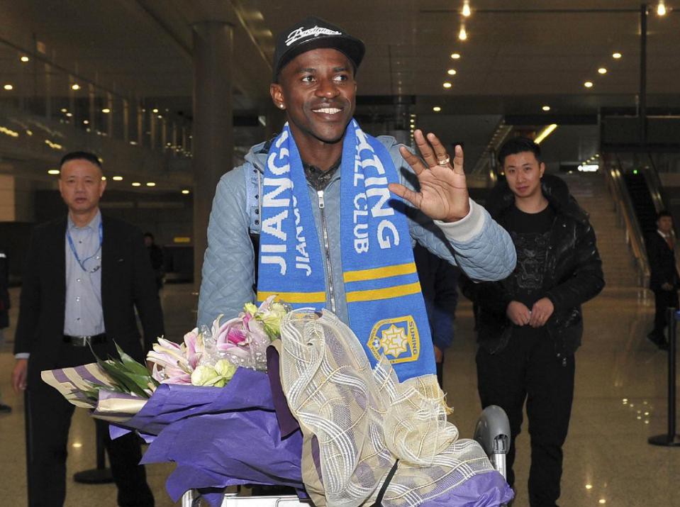 Ramires đã rời Chelsea