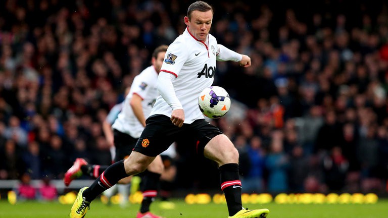 Rooney có duyên ghi bàn vào lưới West Ham