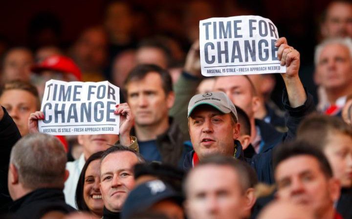 CĐV Arsenal phản đối Wenger