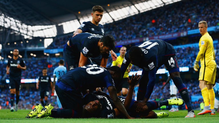 Pep Guardiola đã có bài hóa giải vũ khí phản công của West Ham