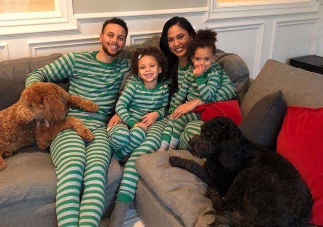 Tin NBA ngày 26/12: Curry ăn mừng bằng bức ảnh mặc đồ ngủ