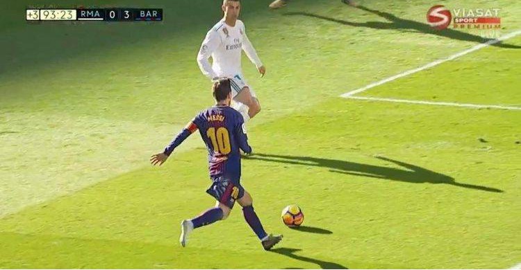 Chỉ cần một chiếc giày, Messi cũng kết liễu được Real Madrid