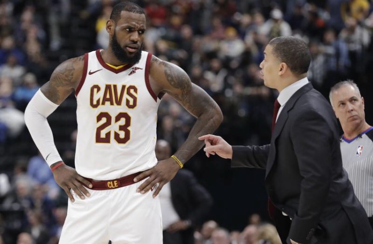 Tin NBA ngày 21/1: LeBron James có chia sẻ về HLV Tyronn Lue