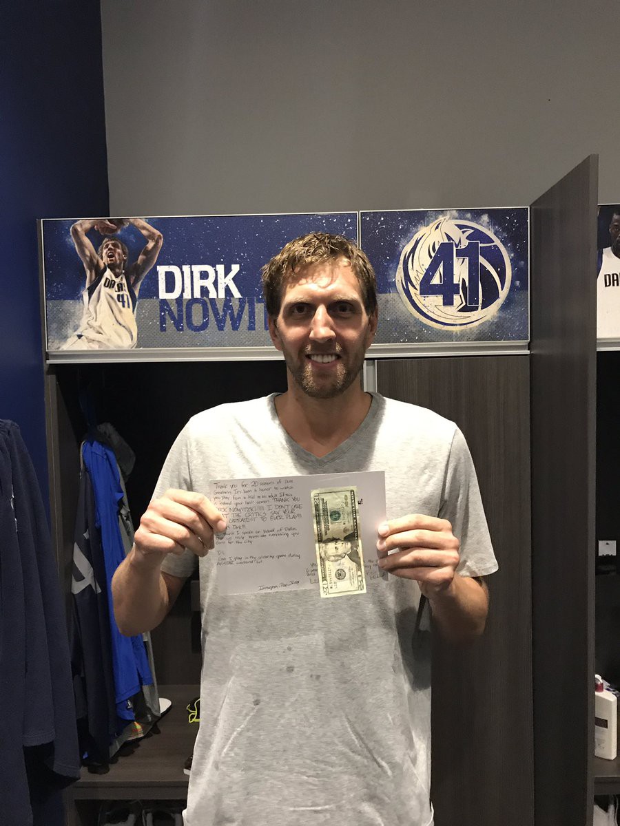 Tin NBA ngày 30/9: Nowitzki đã tỏ ra vui mừng với món quà của mình