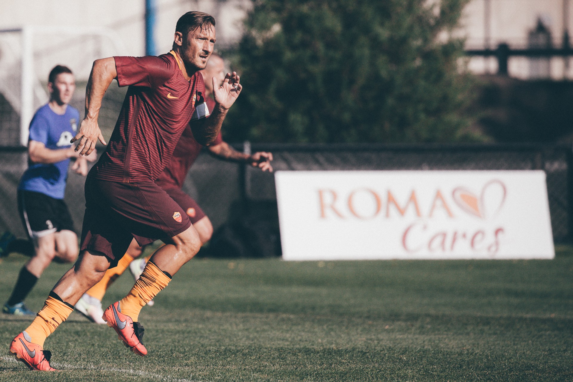Francesco Totti: Một lần Roma, mãi mãi Roma!