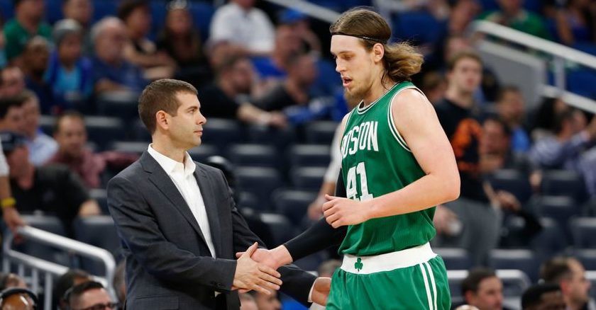 Tin NBA ngày 29/10: Dù đã sang đội bóng mới nhưng Olynyk vẫn giữ tình cảm dành cho HLV Brad Stevens.