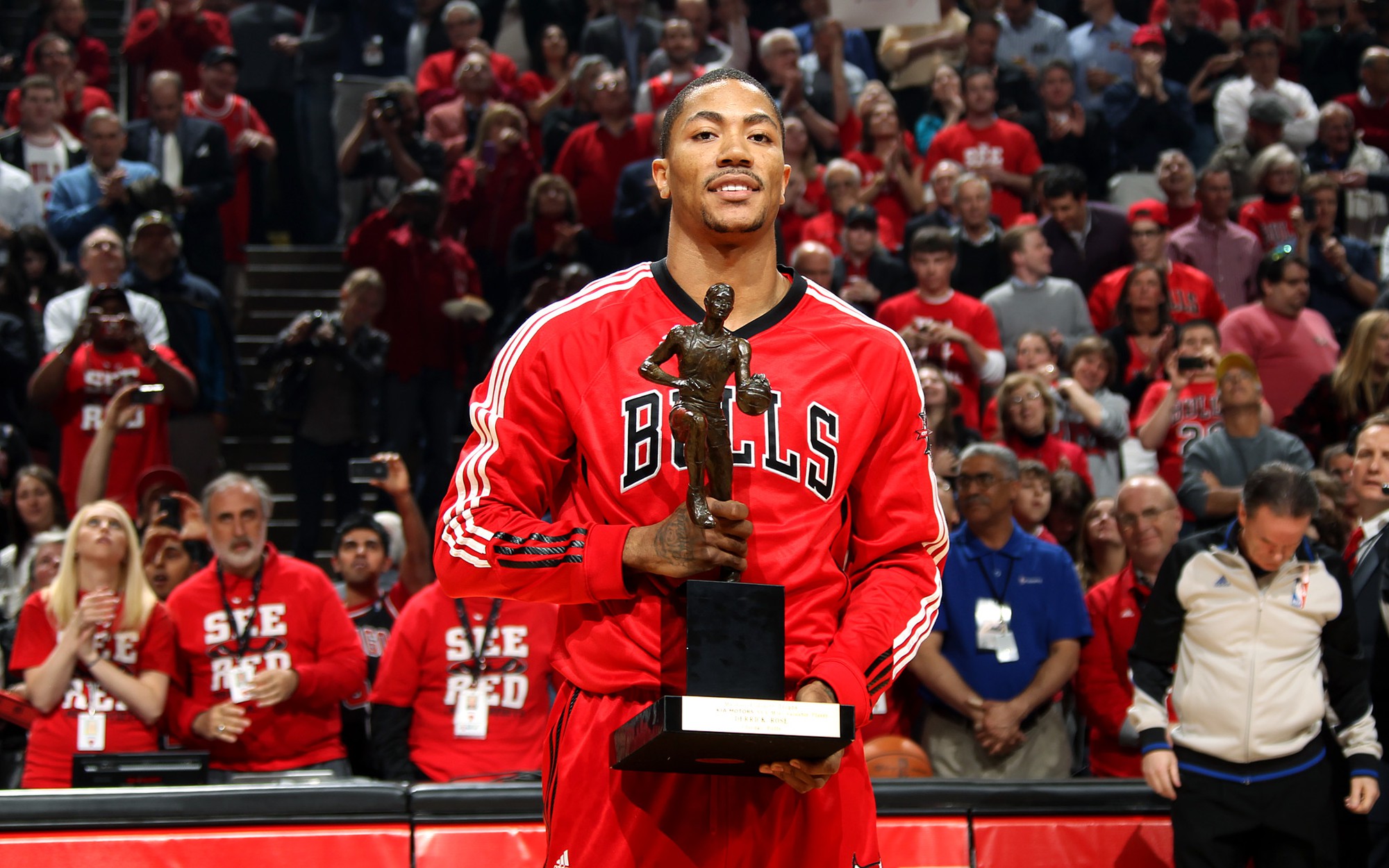 Derrick Rose là cầu thủ trẻ nhất trong lịch sử nhận giải thưởng MVP