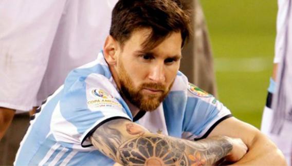 Trúng xổ số nhờ Messi khóc