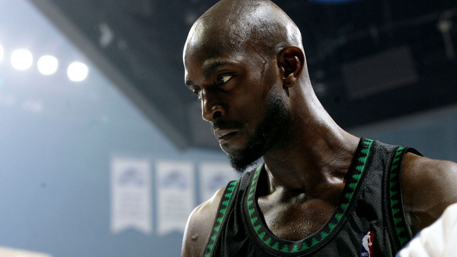 Kevin Garnett bắt đầu thấy nhớ nghề