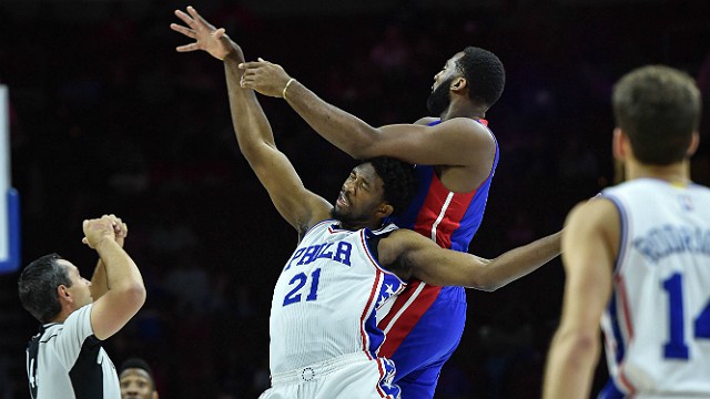 Tin NBA ngày 24/10: Drummond thường khiến Embiid phải vất vả trong những lần đối mặt.