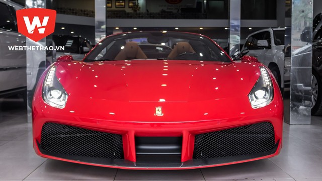 Ferrari 488 Spider có ánh mắt hiền dịu hơn 458 spider