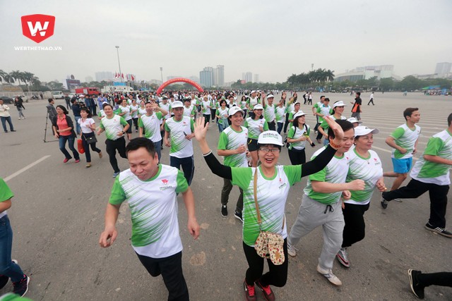 Cho đến ngày 25/3, hầu hết 584 xã, phường, thị trấn tại Hà Nội đã tổ chức Phát động giải chạy báo Hà Nội mới mở rộng – Vì hòa bình cùng Lễ hưởng ứng ''Ngày chạy Olympic vì sức khỏe của toàn dân''. Hình ảnh: Hải Đăng.