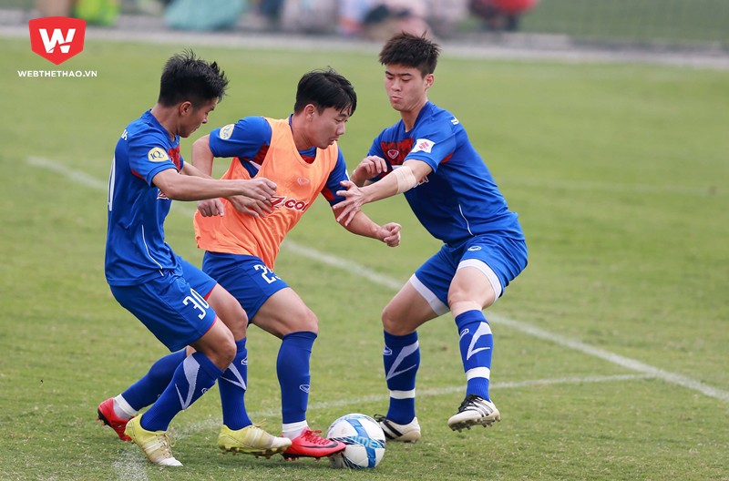Đỗ Duy Mạnh chỉ ra hai điểm khiến HLV Park Hang seo chưa hài lòng ở U23 Việt Nam gồm tư thế đứng và việc trao đổi thông tin giữa các cầu thủ. Ảnh: Hải Đăng.