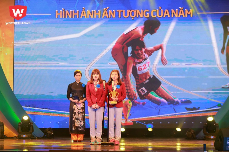Nguyễn Thị Oanh, Phạm Thị Huệ và hình ảnh ấn tượng nhất của thể thao Việt Nam năm 2017. Hình ảnh: Hải Đăng.