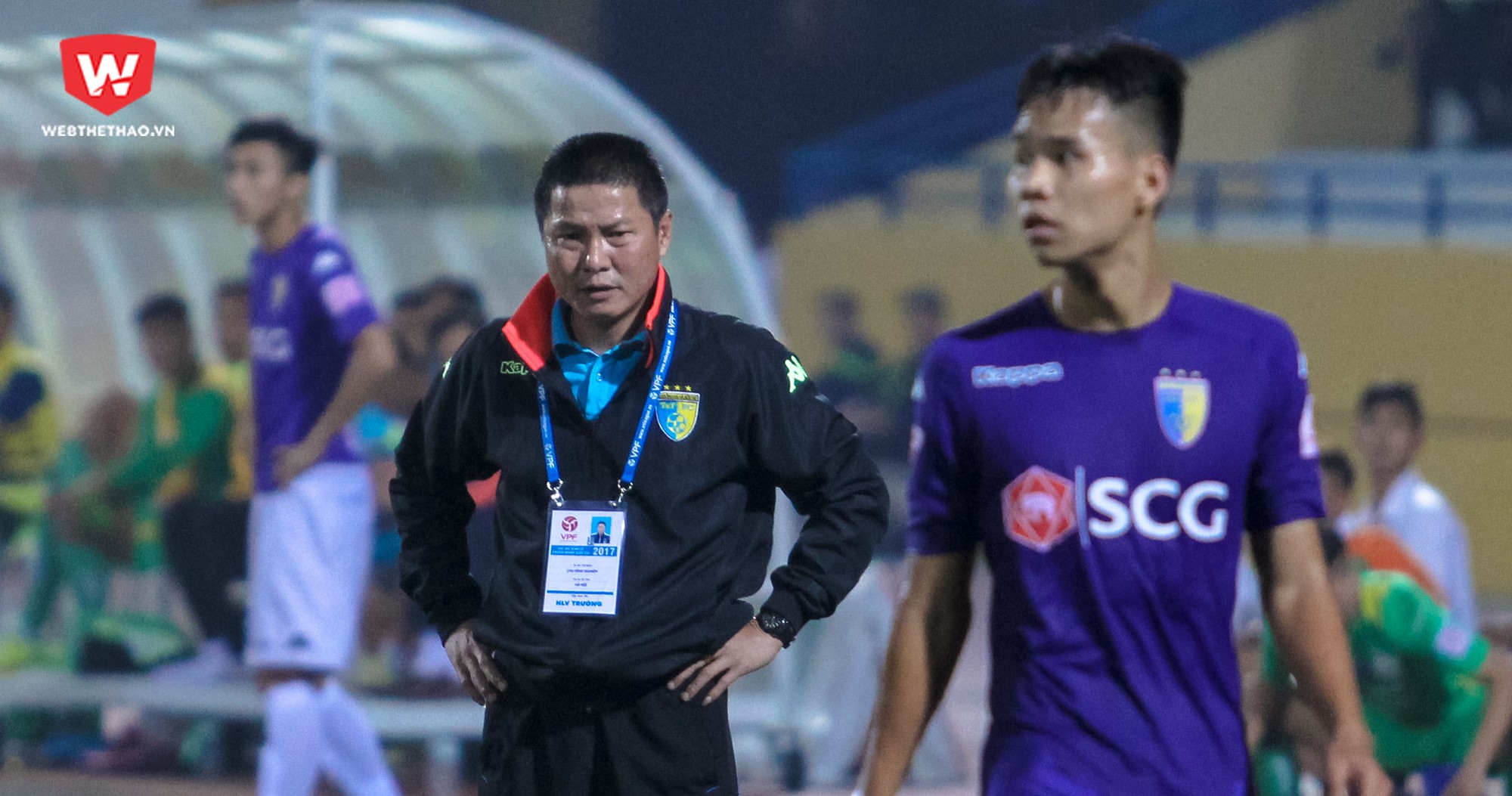 Hà Nội FC giành chiến thắng thuyết phục 4-0 trước CLB TPHCM nhưng HLV Chu Đình Nghiêm vẫn lo lắng vì Quảng Nam mới là đội giành lợi thế trong cuộc đua vô địch V.League 2017. Ảnh: Trung Thu.