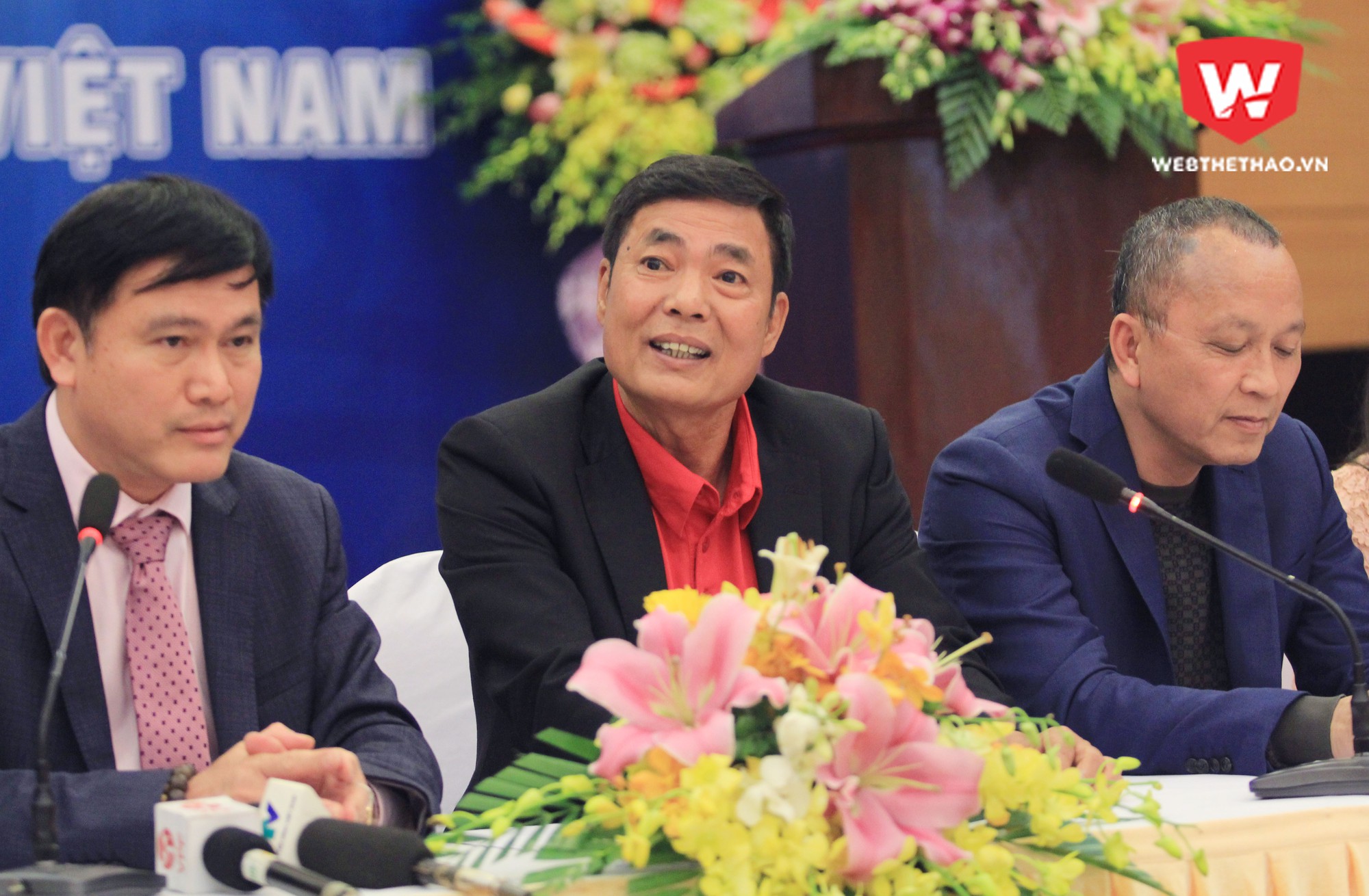 Chủ tịch CLB Hải Phòng, ông Trần Mạnh Hùng, ngồi vào ghế Phó chủ tịch VPF nhiệm kỳ 2017 - 2020. Ảnh: Trung Thu.