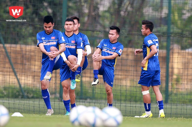 Tiền vệ Hồ Khắc Ngọc (thứ 2 từ phải sang) là 1 trong 4 cầu thủ SLNA được triệu tập lên đội tuyển Việt NAm lần này. Hình ảnh: Hải Đăng.