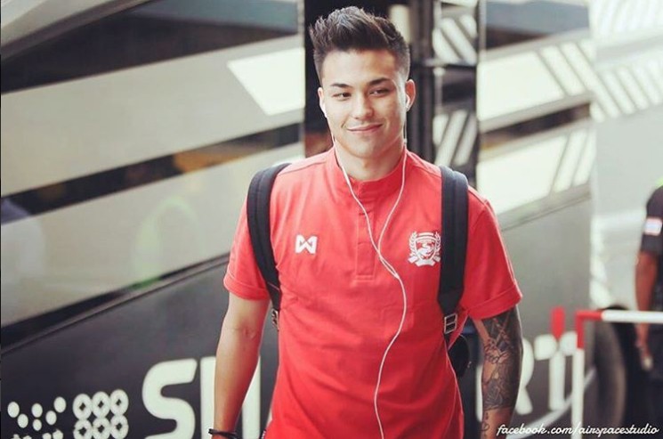 Ngôi sao của bóng đá Thái Lan, Charyl Chappuis (1992), được ví như ''Beckham'' của bóng đá xứ sở chùa vàng.