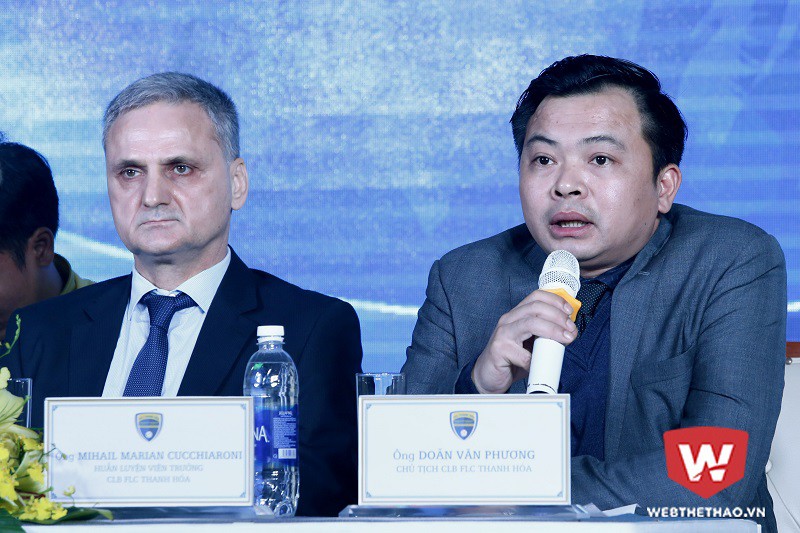 Chủ tịch Doãn Văn Phương đặt mục tiêu cho HLV Mihail là lọt vào top 3 V.League 2018. Hình ảnh: Trung Thu.