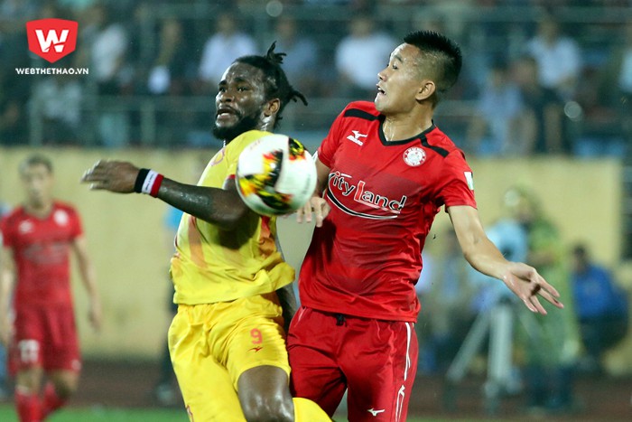 CLB TPHCM (áo đỏ) giành chiến thắng 3-1 trước CLB Nam Định. Hình ảnh: Hải Đăng.