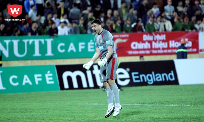 Đặng Văn Lâm vẫn có thể ra sân thi đấu cho CLB Hải Phòng tại vòng 4 V.League 2018 diễn ra vào chủ nhật tuần này. Hình ảnh: Trung Thu.