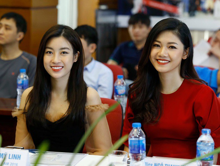 Buổi họp báo có sự tham dự của hoa hậu Đỗ Mỹ Linh và Á hậu Ngô Thanh Thanh Tú.