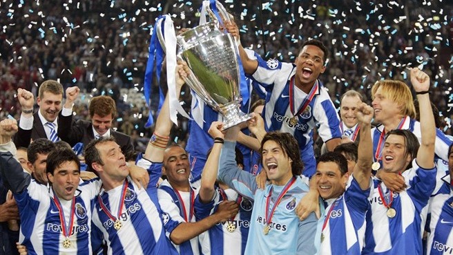 FC Porto lần thứ hai đứng trên đỉnh bóng đá châu Âu sau hành trình ngoạn mục tại mùa giải 2003 - 2004.