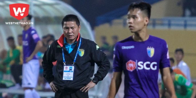 Hà Nội FC là đội bóng hiếm hoi thay HLV giữa dòng sau đó giành chức vô địch V.League 2018. Thời điểm năm 2016, HLV Chu Đình Nghiêm lên thay HLV Phạm Minh Đức. Hình ảnh: Trung Thu.