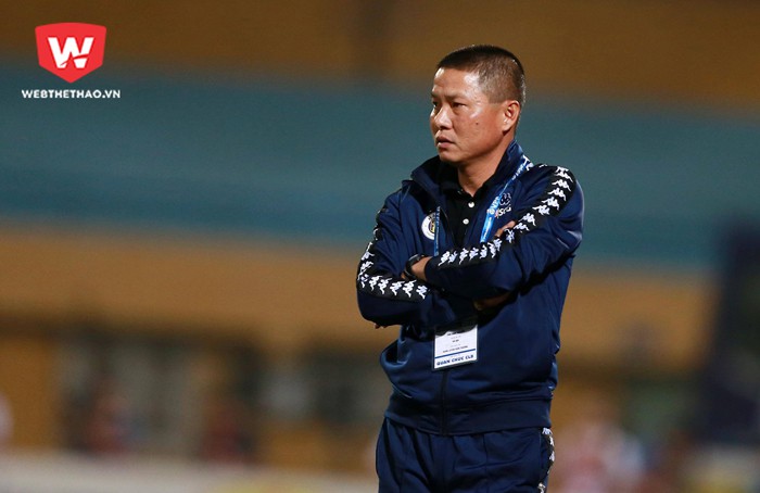 HLV Chu Đình Nghiêm không hài lòng với tinh thần của các cầu thủ Hà Nội FC. Hình ảnh: Hải Đăng.
