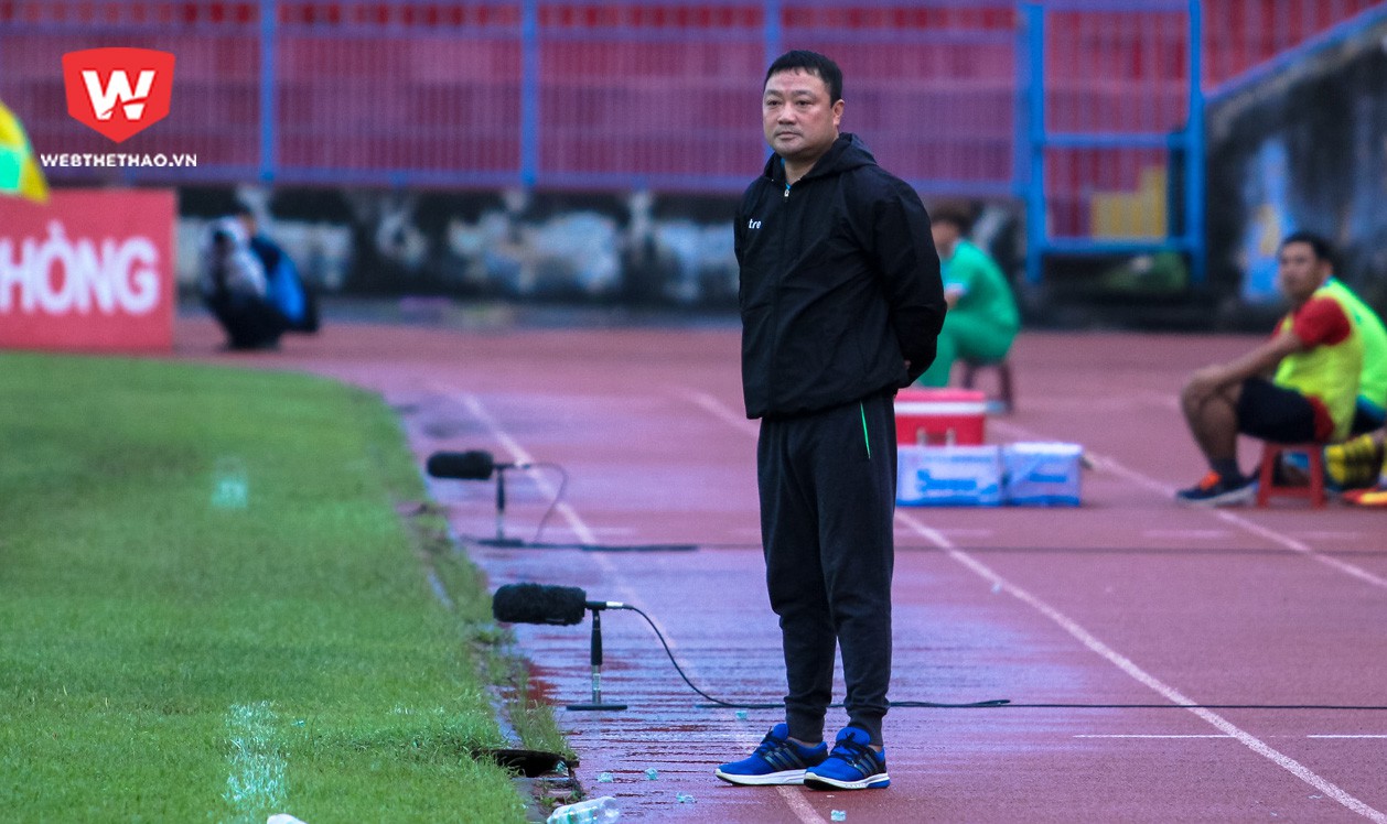 HLV Trương Việt Hoàng bất ngờ xin từ chức là tổn thất lớn đối với đội bóng đất cảng. Ảnh: Trung Thu.