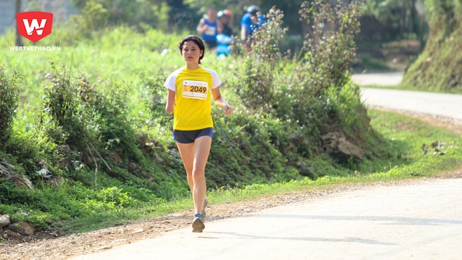 Một runner khác để lại ấn tượng không kém phần sâu sắc là Anna Martin. Anna mất cánh tay phải nhưng cho thấy ý chí rất lớn trong từng bước chạy. Hình ảnh: Trung Thu.