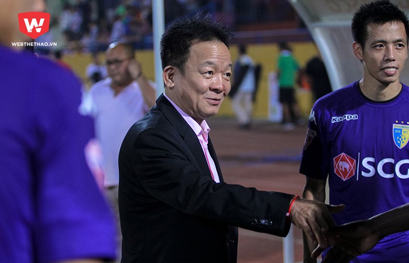 Ông Nguyễn Minh Ngọc khẳng định V-League không có chuyện ''một ông chủ nhiều đội bóng'' và ''sắp đặt ngôi vô địch''. Ảnh: Trung Thu.